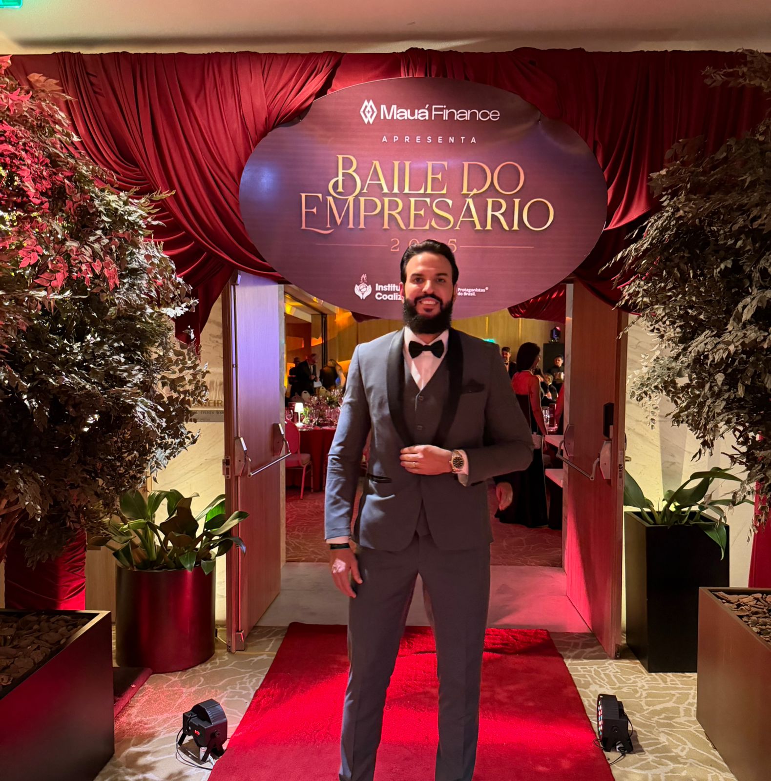 Dr. Jader, presidente do Grupo Mastellini, é homenageado no Baile do Empresário no Rio de Janeiro